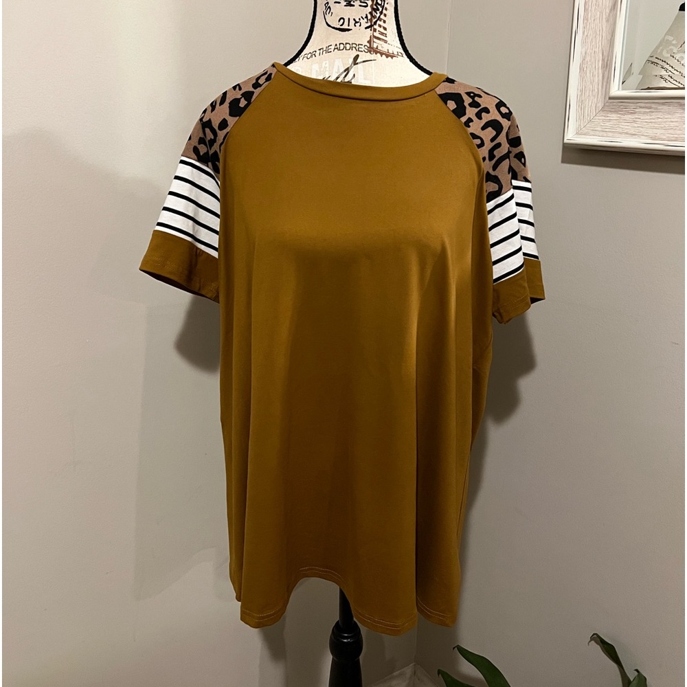 Tan top, size 0xl short sleeve